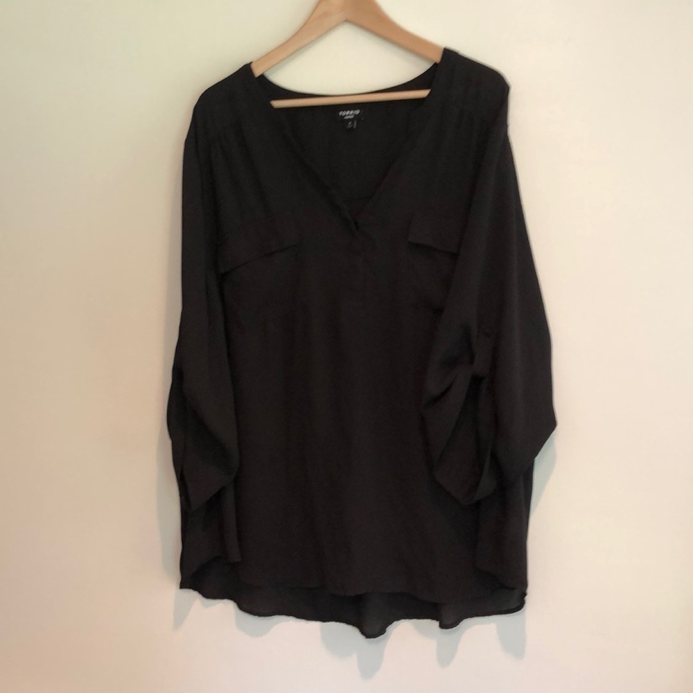 Torrid Harper Womens Georgette Black Top Size 4
Roll Tab Sleeve Pullover Sheer